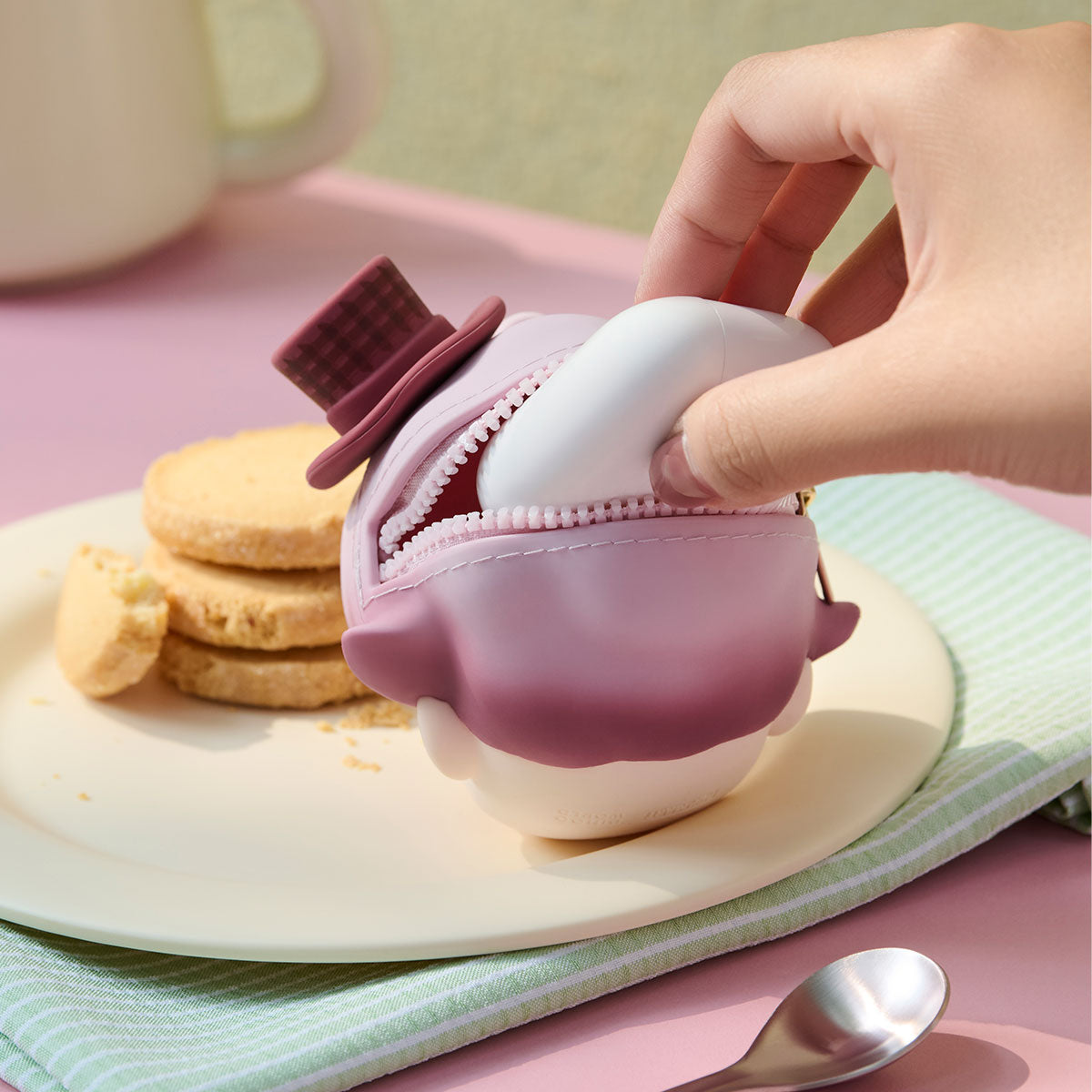 POP MART Dimoo Crush on Coffee | Earphone Case