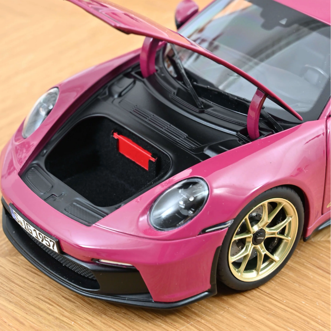 NOREV Porsche 911 GT3 2021 Ruby Star Neo | 1:18