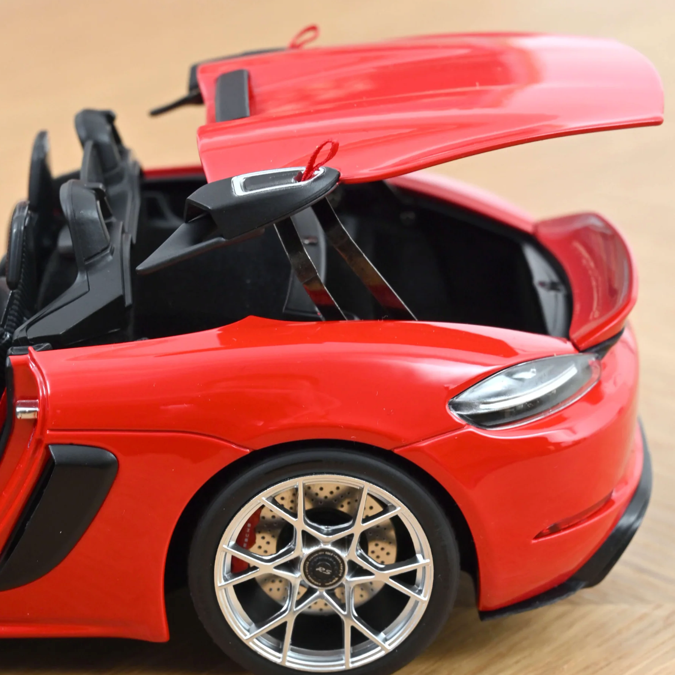 NOREV Porsche 718 Spyder RS 2023 Guards Red | 1:18