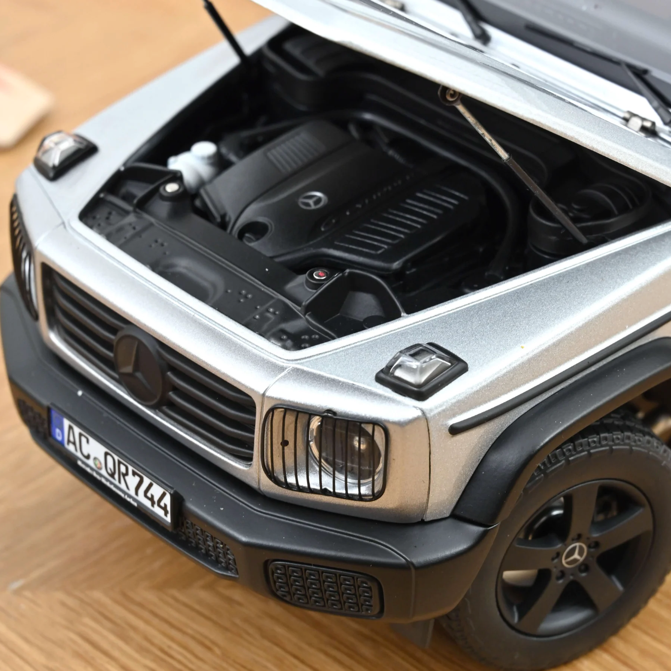 NOREV Mercedes-Benz G-Class 2024 Iridium Silver | 1:18 - IN ARRIVO