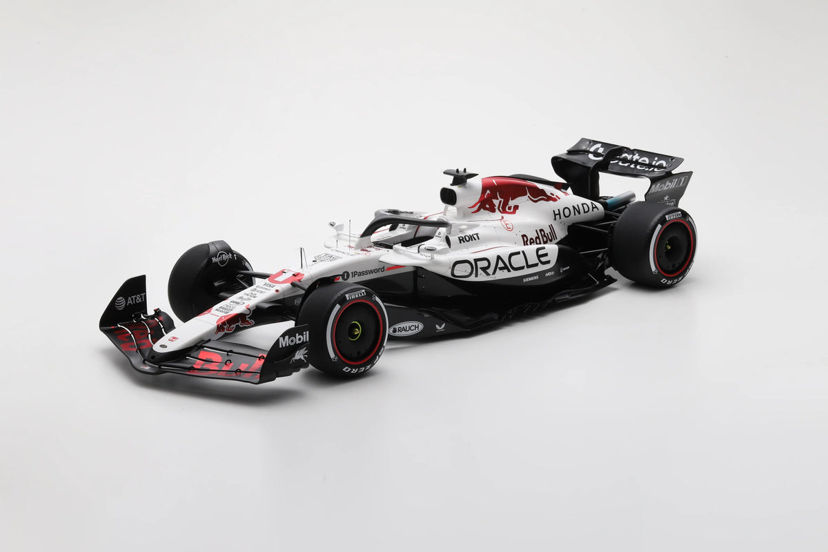 SPARK Oracle Red Bull Racing RB21 #1 Winner Japan GP 2025 Max Verstappen | 1:8 - PRE ORDER