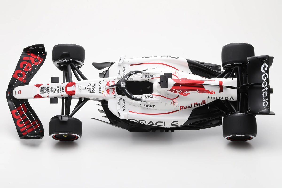 SPARK Oracle Red Bull Racing RB21 #1 Winner Japan GP 2025 Max Verstappen | 1:8 - PRE ORDER