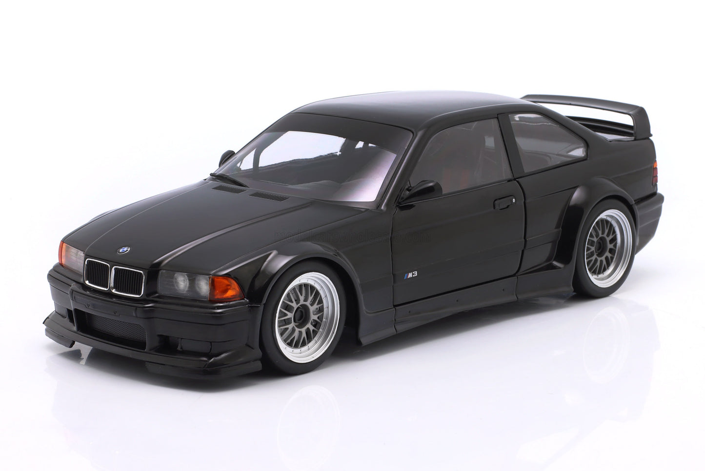 WERK83 BMW M3 GTR (E36) Plain Body 1993 | 1:18 - PRE ORDER