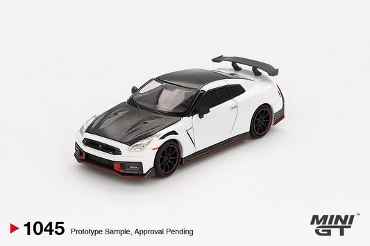 MINI GT Nissan GT-R (R35) Nismo 2024 Pearl White | 1045