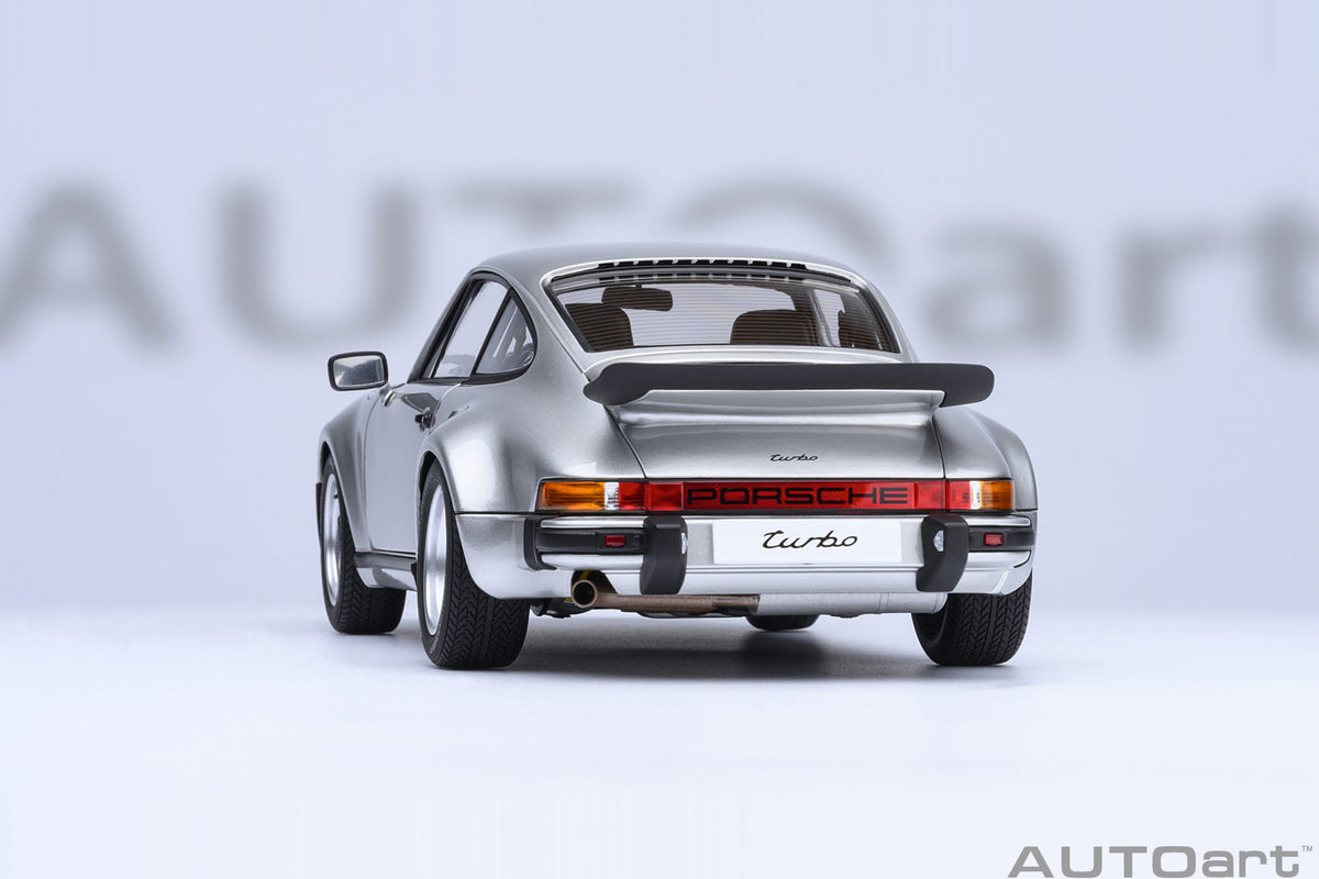 AUTOART Porsche 911 (930) 3.0 Turbo 1974 | Silver 1:18 - PRE ORDER