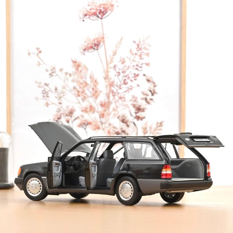 NOREV Mercedes-Benz 300 D T-Model 1990 | 1:18