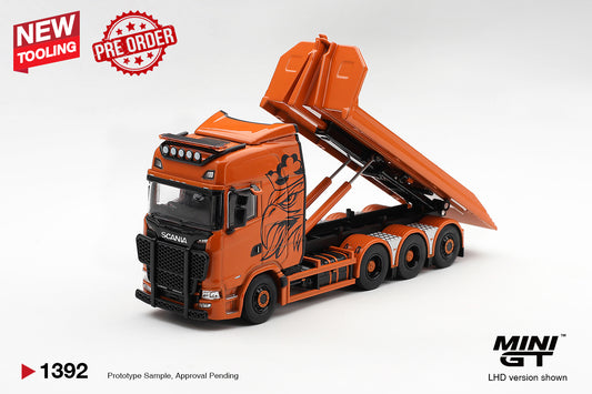 MINI GT Scania 770S B8x4NA Hooklift Flatbed Orange | 1392 - PRE ORDER