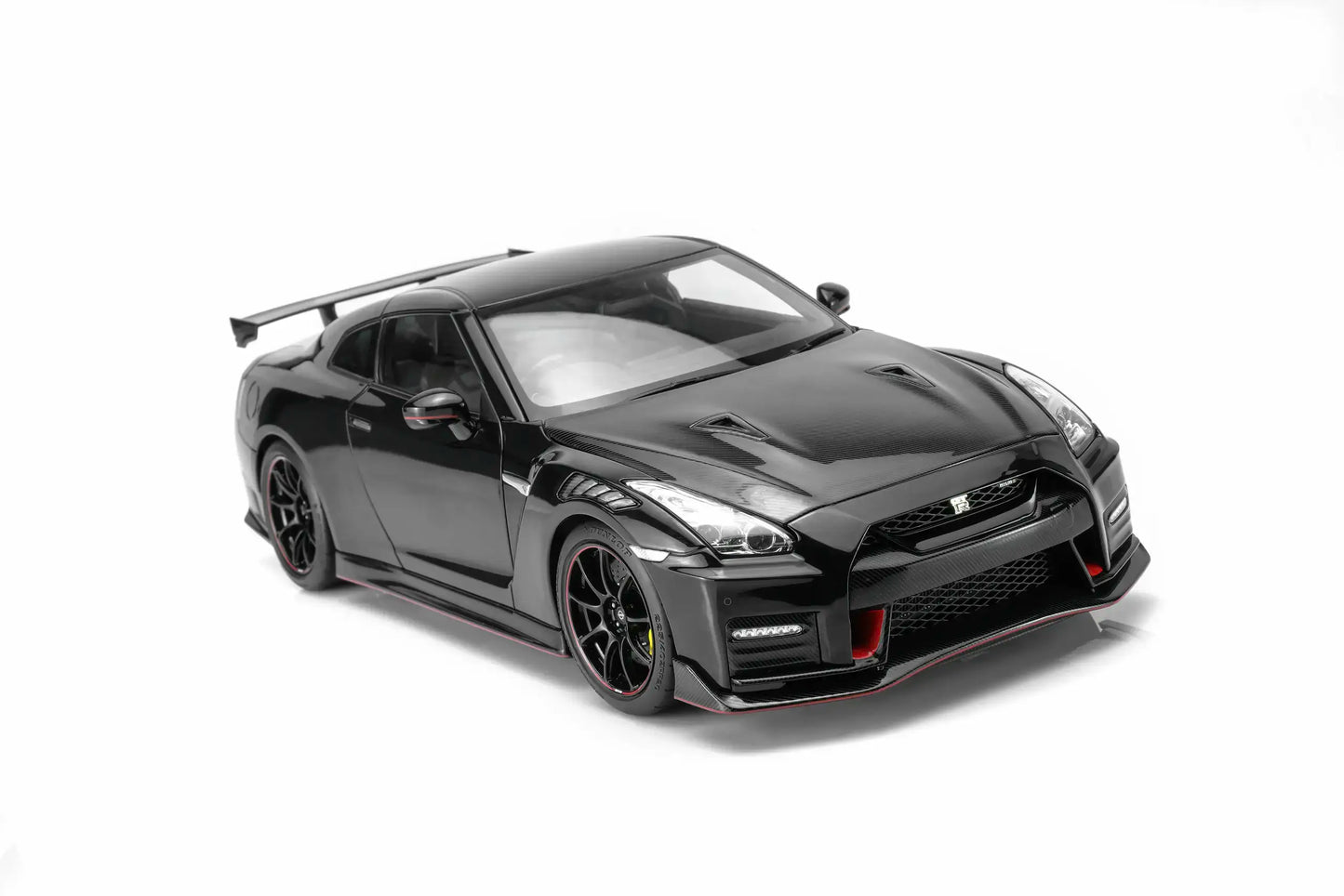 MOTORHELIX Nissan GT-R NISMO (R35) 2022 NISMO Black Pearl | 1:18