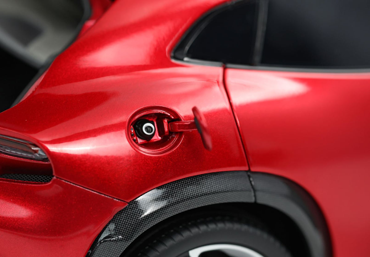 BBR 1:18 Ferrari Purosangue Rosso Magma | Luxury Pack