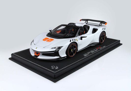 BBR 1:18 Ferrari SF90 XX Spider Bianco Artico