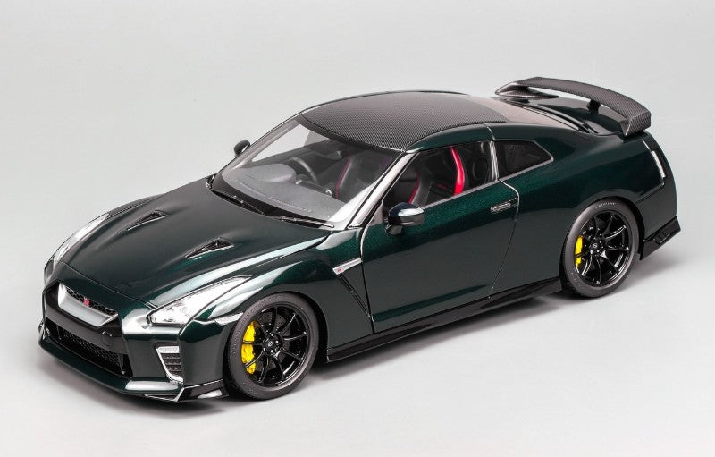 MOTORHELIX Nissan GT-R NISMO (R35) T-Spec 2022 NISMO Green | 1:18