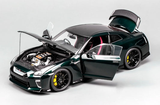 MOTORHELIX Nissan GT-R NISMO (R35) T-Spec 2022 NISMO Green | 1:18