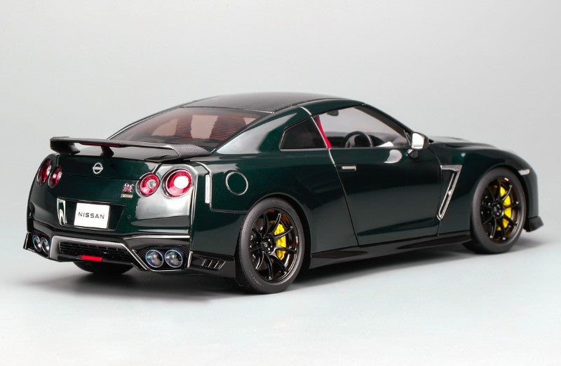MOTORHELIX Nissan GT-R NISMO (R35) T-Spec 2022 NISMO Green | 1:18