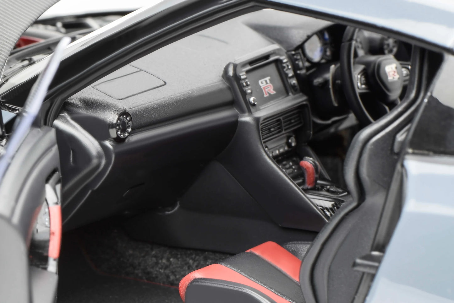 MOTORHELIX Nissan GT-R NISMO (R35) 2022 NISMO Stealth Gray | 1:18