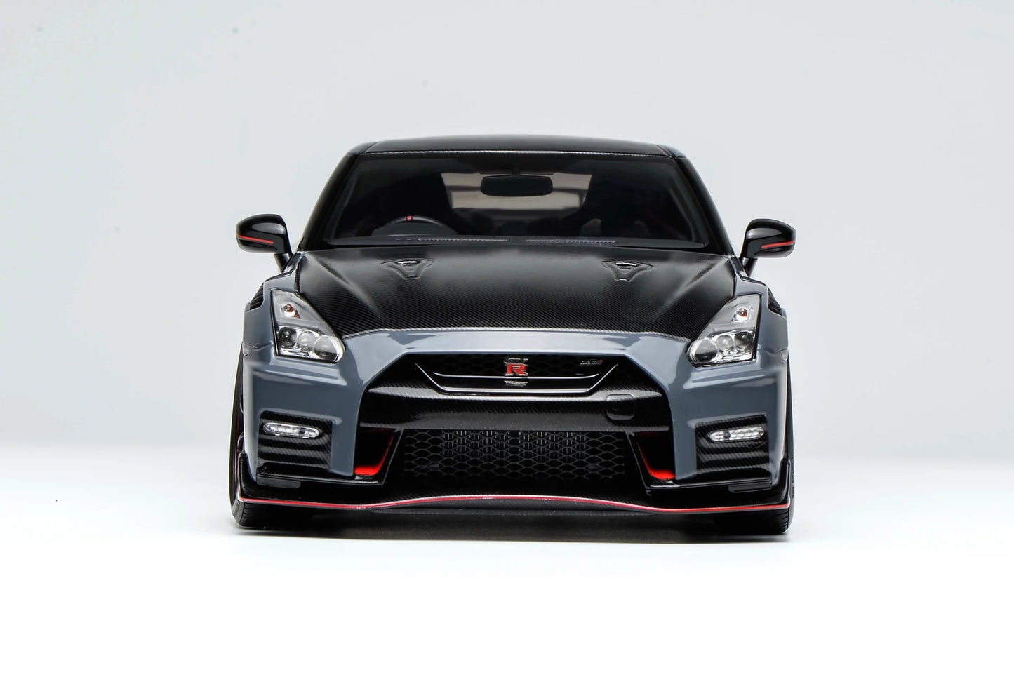 MOTORHELIX Nissan GT-R NISMO (R35) 2022 NISMO Stealth Gray | 1:18