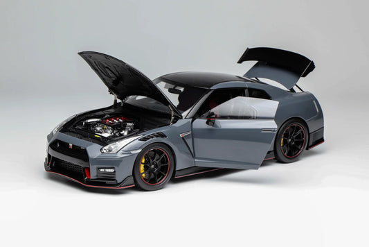 MOTORHELIX Nissan GT-R NISMO (R35) 2022 NISMO Stealth Gray | 1:18
