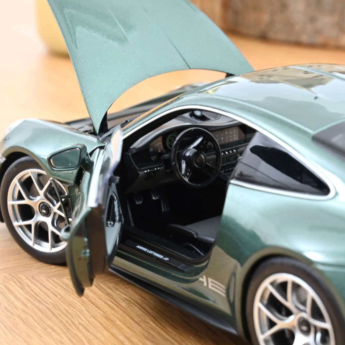 NOREV Porsche 911 S/T 2023 Malachite Green | 1:18