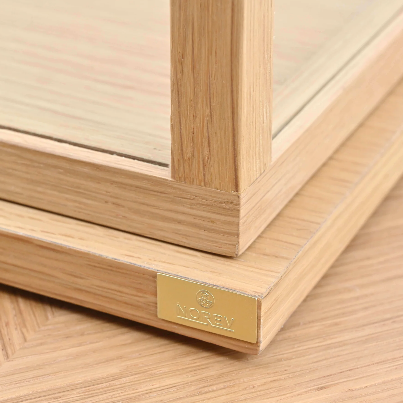 NOREV Display Box in Glass and FSC Oak | 1:12