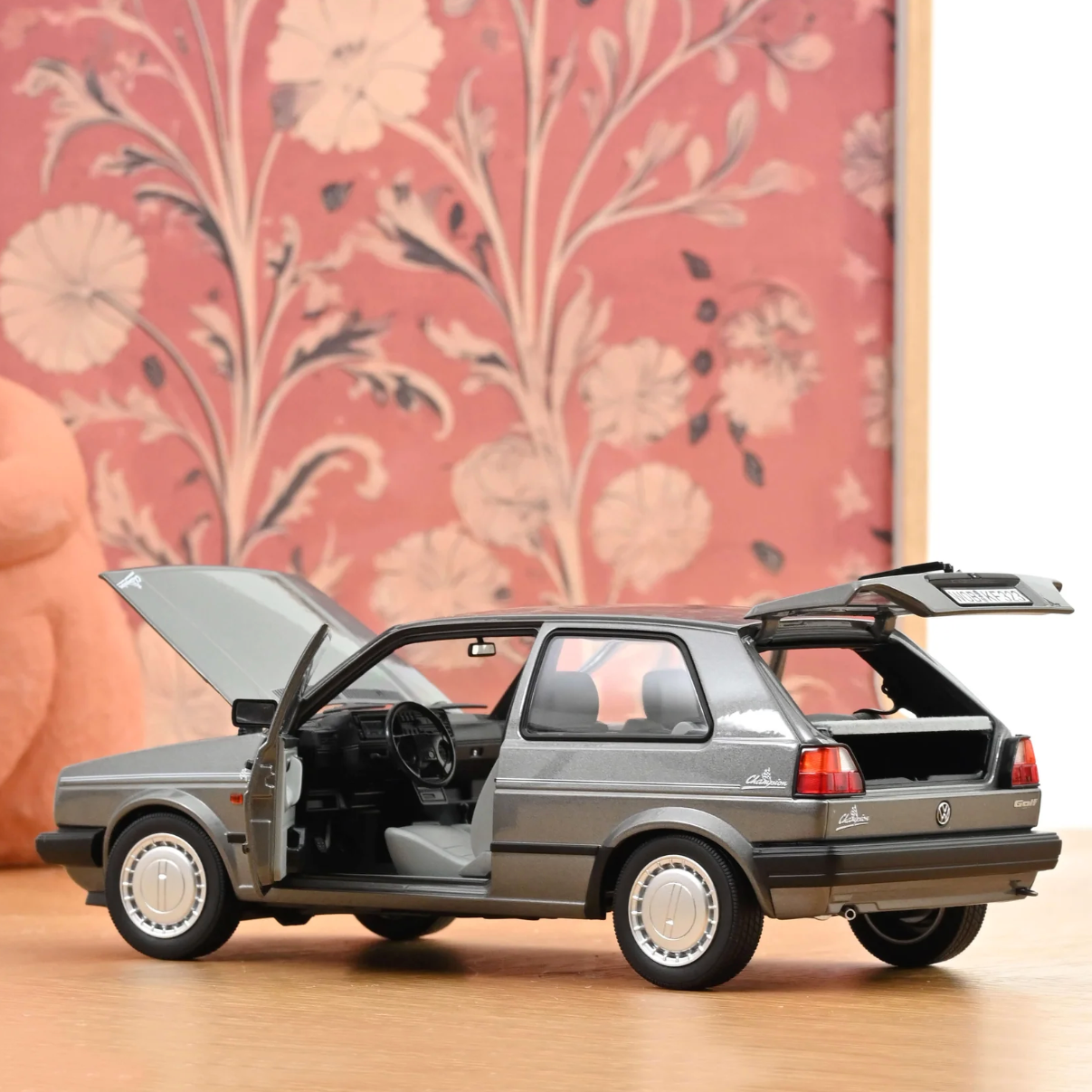 NOREV VW Golf Champion 1989 Grey | 1:18