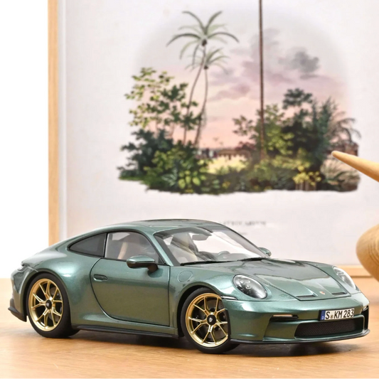 NOREV Porsche 911 GT3 w/ Touring Pack 2021 Malachite Green | 1:18