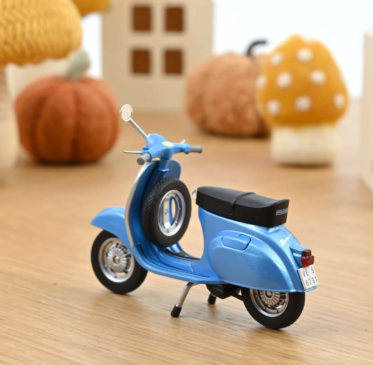 NOREV Vespa 125 Primavera 1968 Blue | 1:18