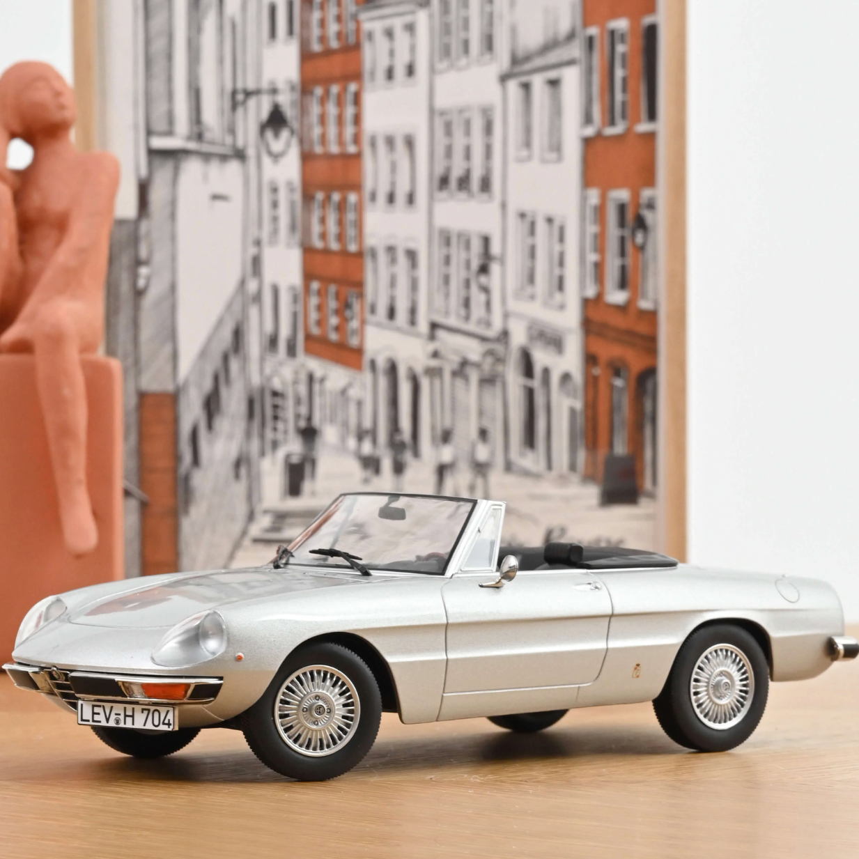 NOREV Alfa Romeo 2000 Spider 1973 Silvergrey | 1:18
