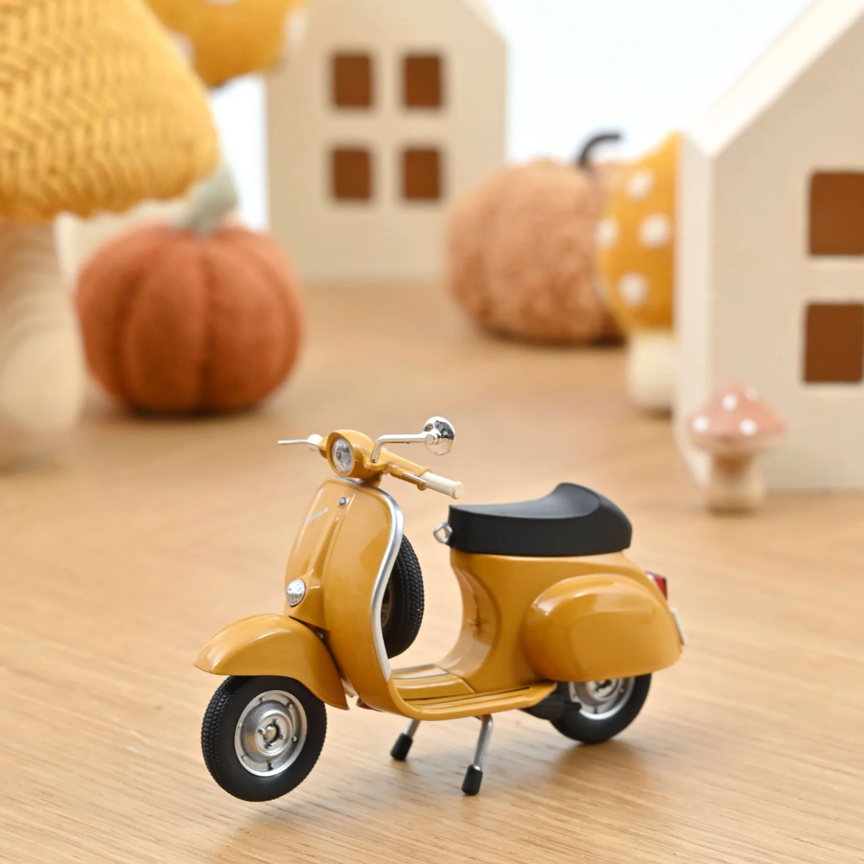 NOREV Vespa 50 R 1969 Positano Yellow | 1:18