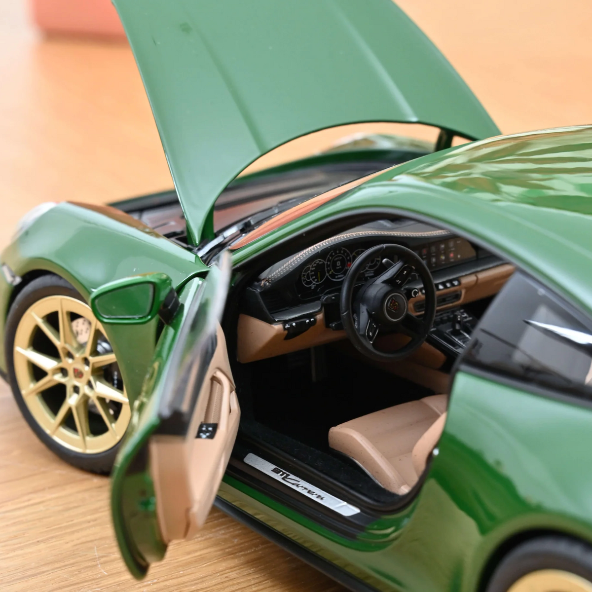 NOREV Porsche 911 Carrera 2025 Irish Green | 1:18 - Limited Edition
