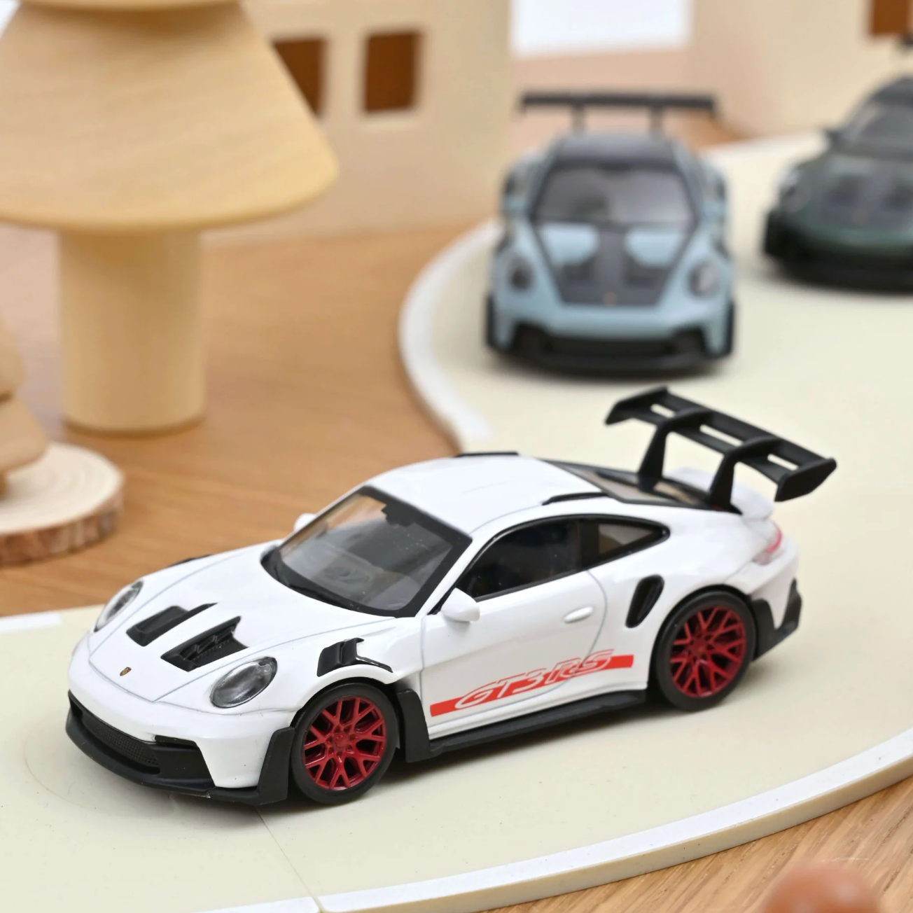 NOREV Porsche 911 GT3 RS 2022 White/Red | 1:43 Jet-car
