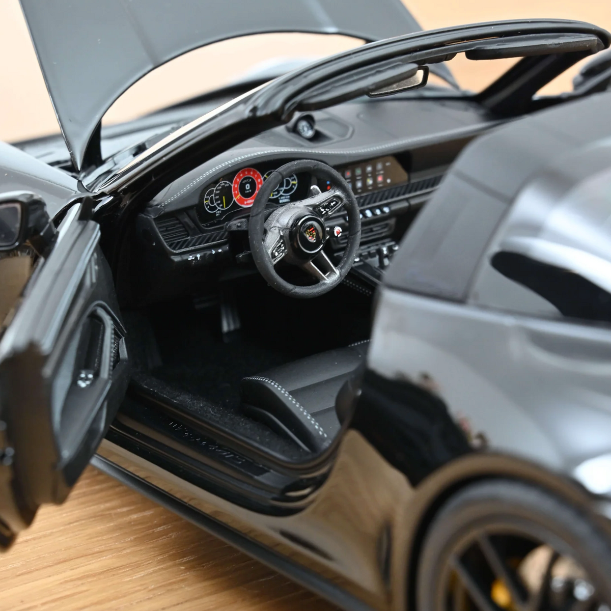 NOREV Porsche 911 Targa 4 GTS 2025 Black | 1:18 - Limited Edition
