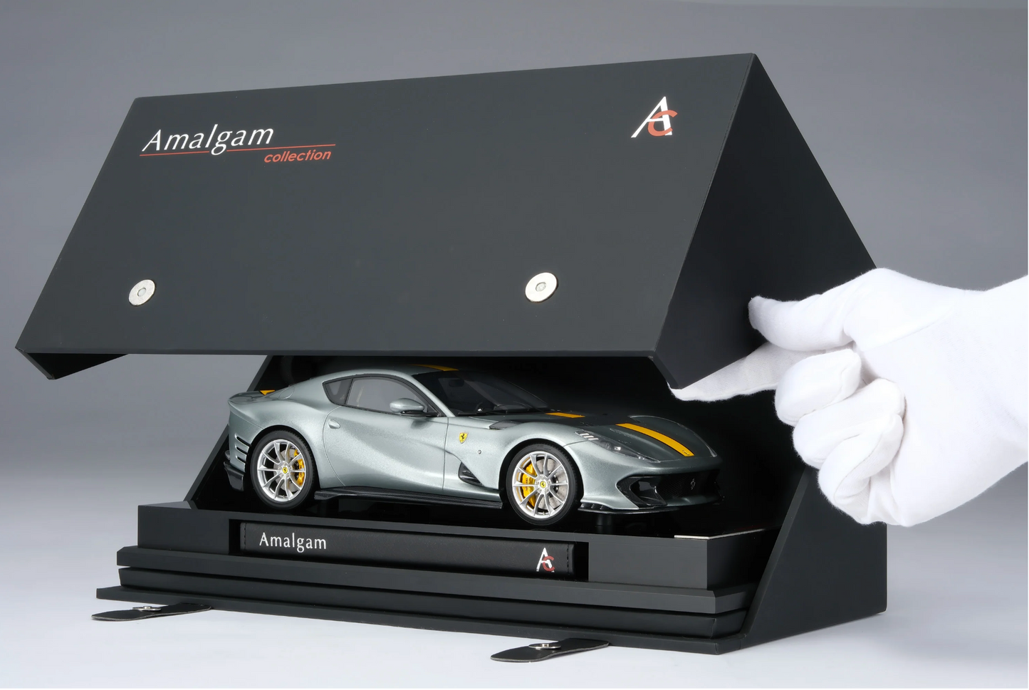AMALGAM Ferrari 812 Competizione | Grigio Coburn 1:18