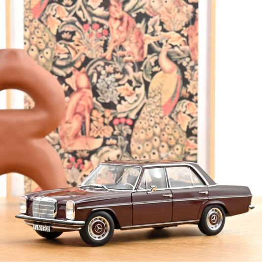 NOREV Mercedes-Benz 200 Dark Red Brown 1968 | 1:18
