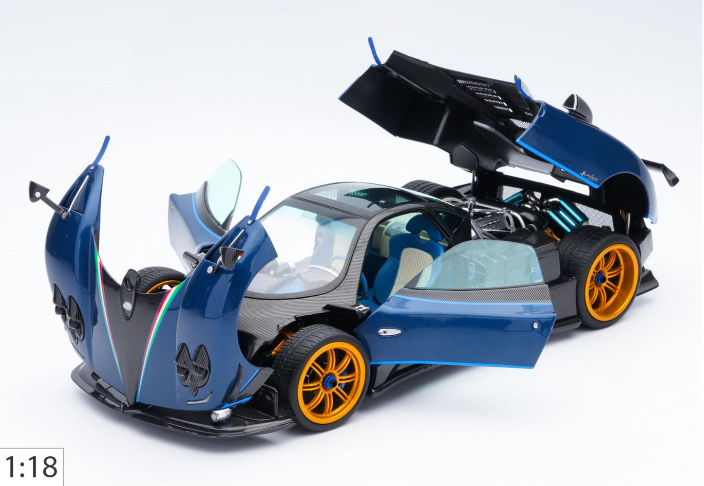 ALMOST REAL 1:18 Pagani Zonda Tricolore | Standard Pack