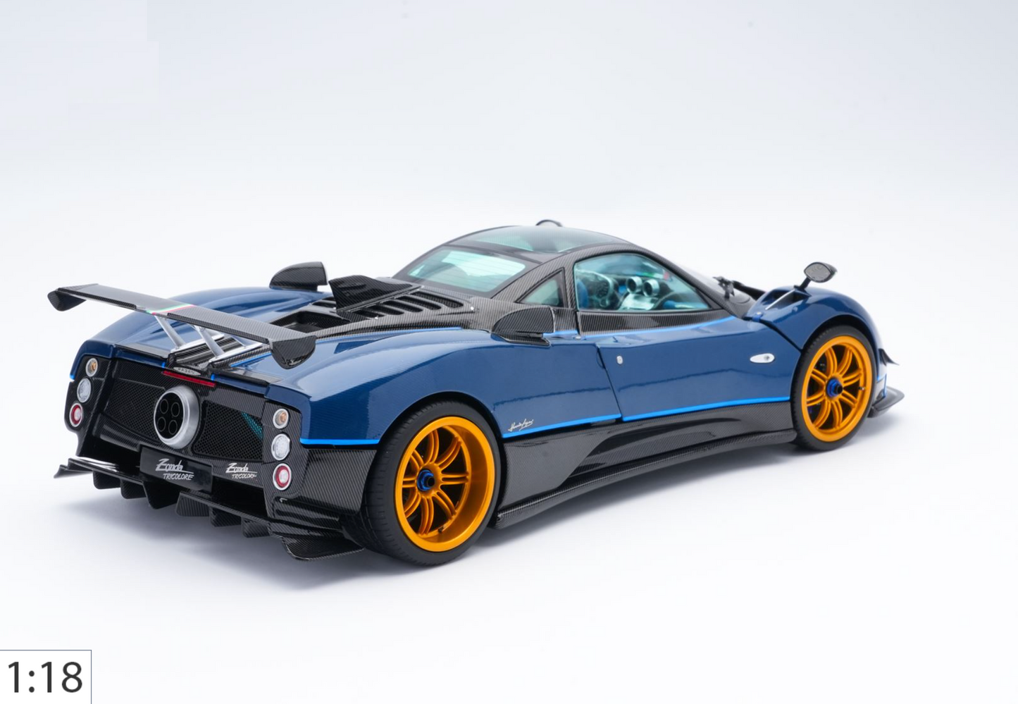 ALMOST REAL 1:18 Pagani Zonda Tricolore | Standard Pack