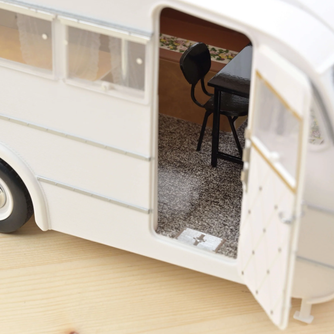 NOREV Peugeot 404 Brown 1965 w/ Caravan Hénon | 1:18