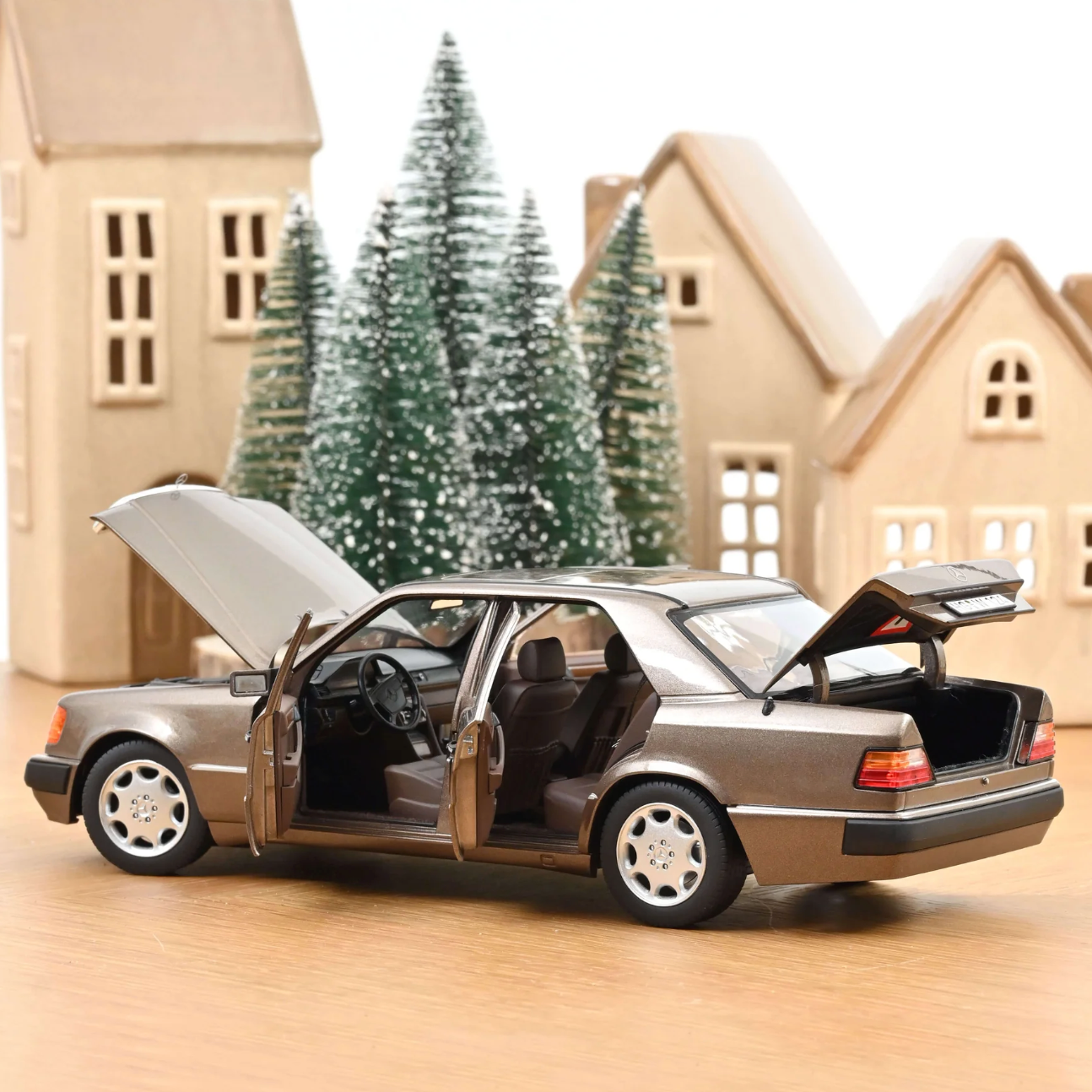 NOREV Mercedes-Benz 500 E 1990 Impala Brown | 1:18