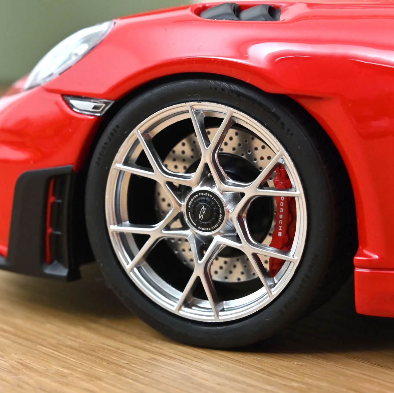 NOREV Porsche 718 Spyder RS 2023 Guards Red  | 1:18