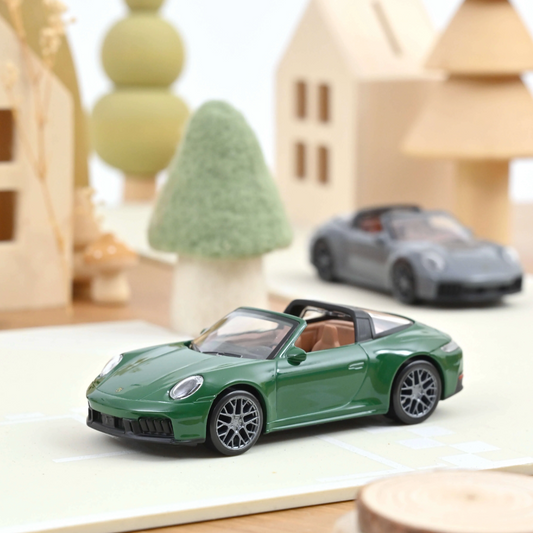 NOREV Porsche 911 GTS Targa 2024 British Racing Green | 1:43 Jet-car
