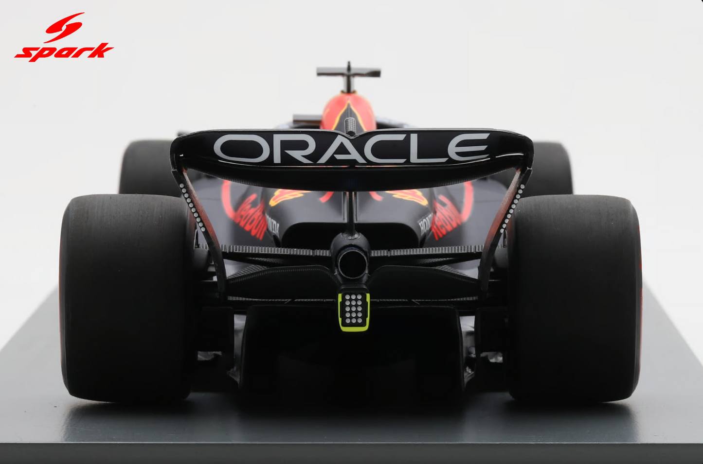 SPARK Oracle Red Bull Racing RB19 #1 Winner British GP 2023 Max Verstappen | 1:18