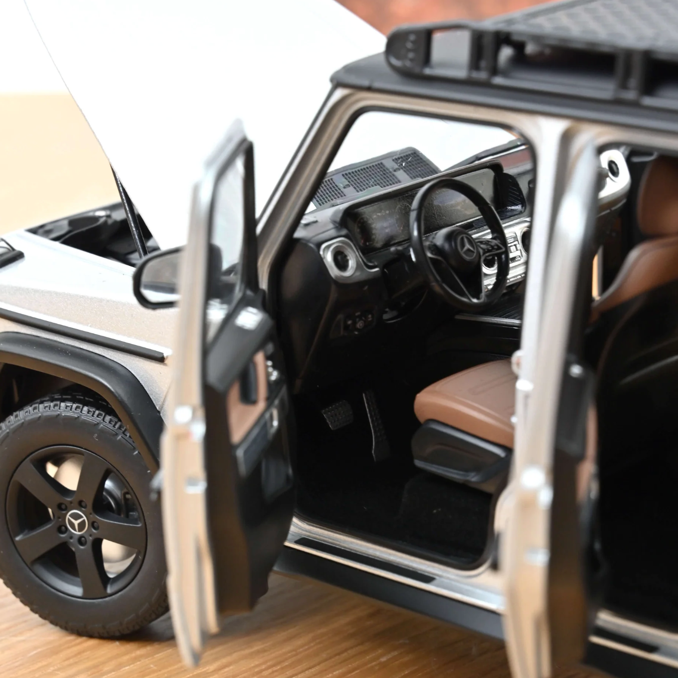 NOREV Mercedes-Benz G-Class 2024 Iridium Silver | 1:18 - IN ARRIVO