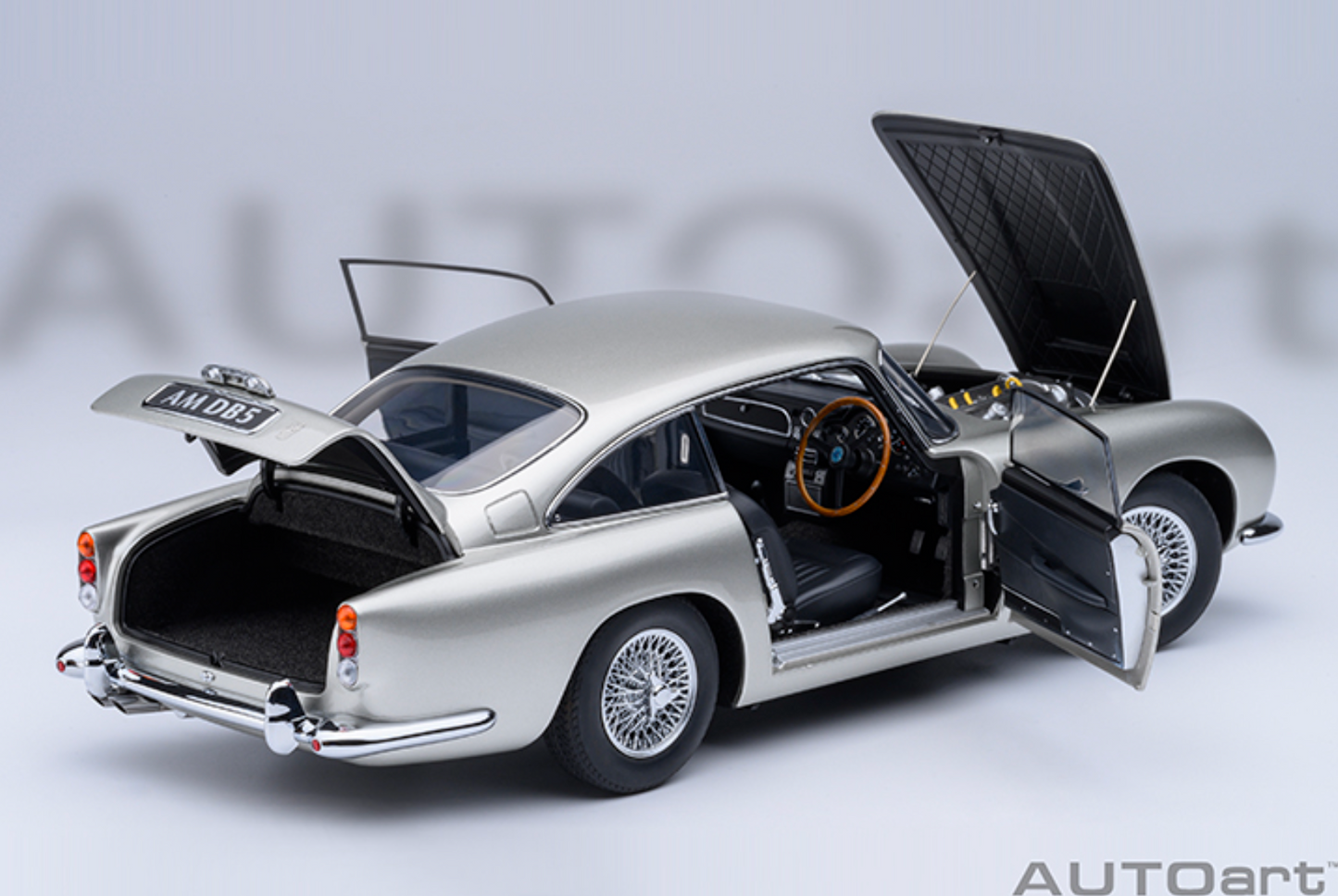AUTOART Aston Martin DB5 1964 | Birch Silver 1:18