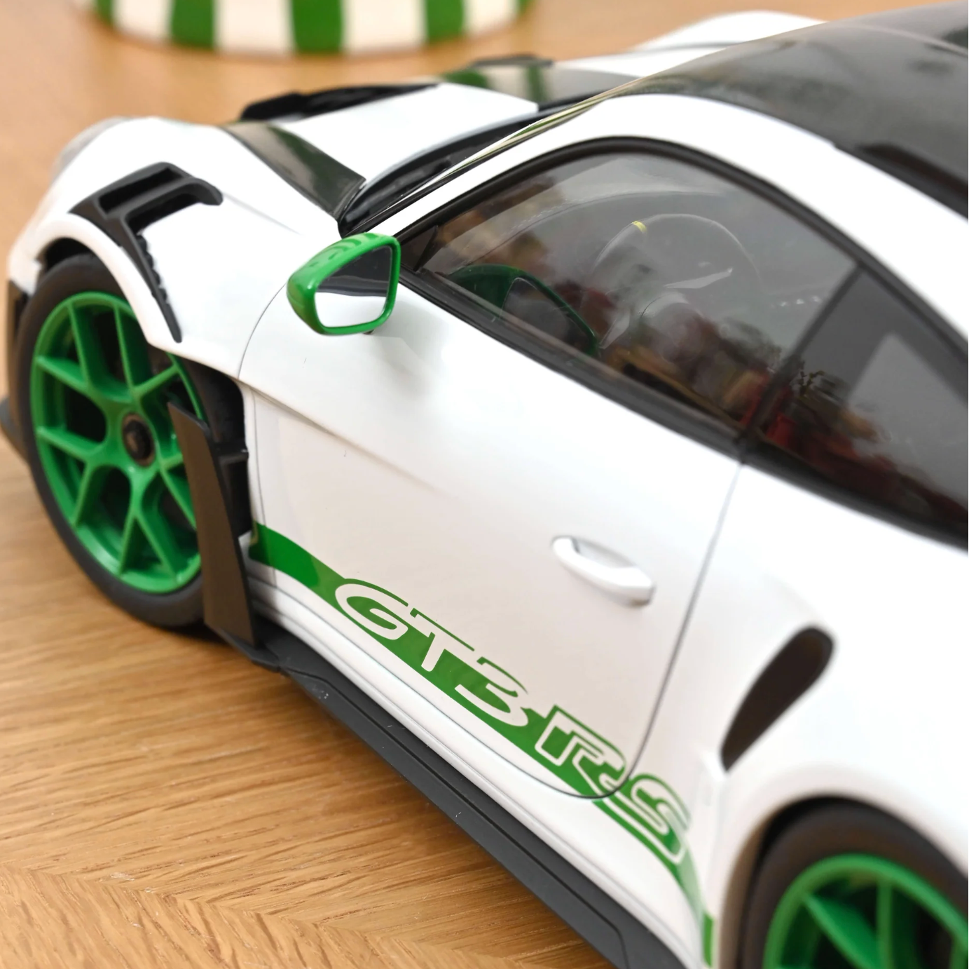 NOREV Porsche 911 GT3 RS w/ Weissach Green/White | 1:12 - PRE ORDER