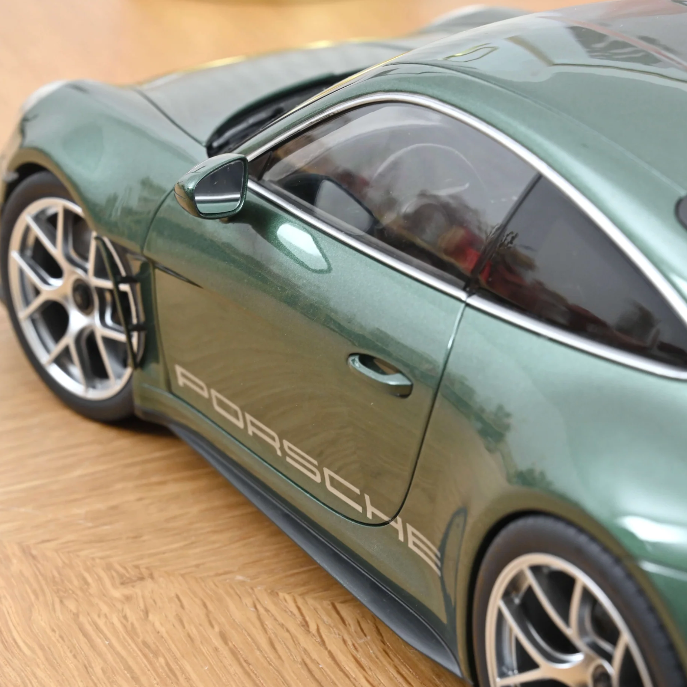 NOREV Porsche 911 S/T 2023 Malachite Green | 1:12 - PRE ORDER
