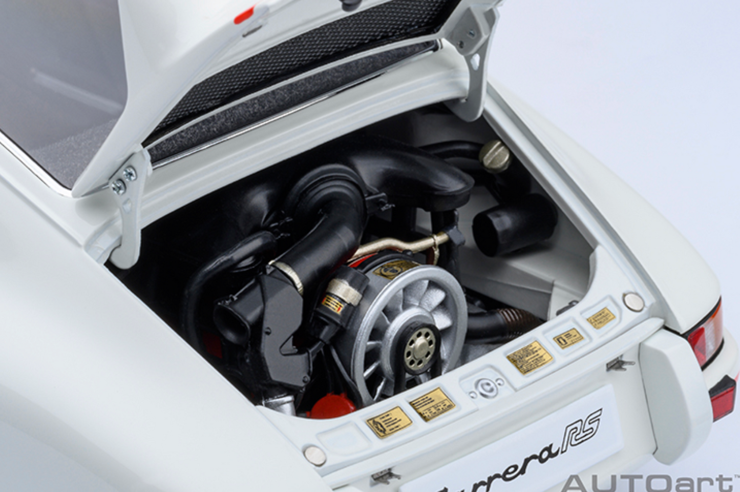 AUTOART Porsche 911 Carrera RS 2.7 Coupe 1973 | Grand Prix White/Red 1:18