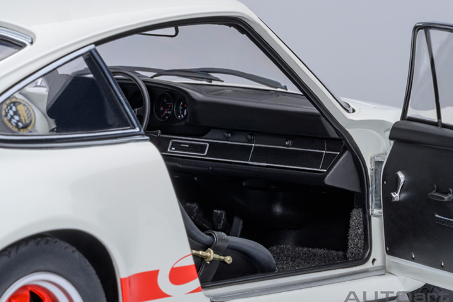 AUTOART Porsche 911 Carrera RS 2.7 Coupe 1973 | Grand Prix White/Red 1:18