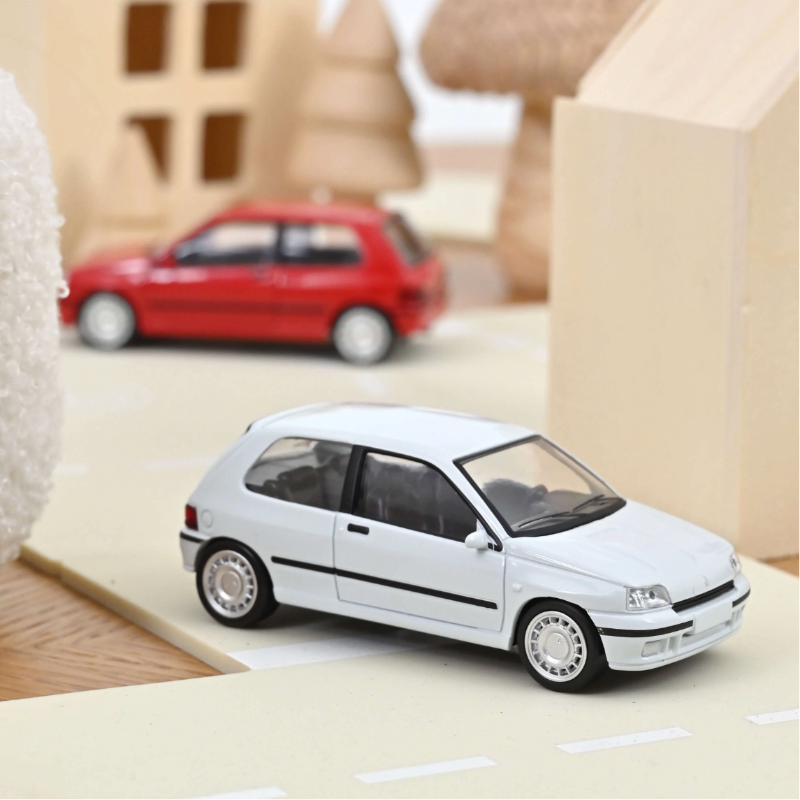 NOREV Renault Clio 16s 1991 White | 1:43 Jet-car