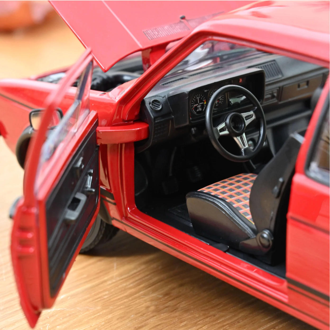 NOREV VW Golf GTI 1976 Red | 1:18 - PRE ORDER