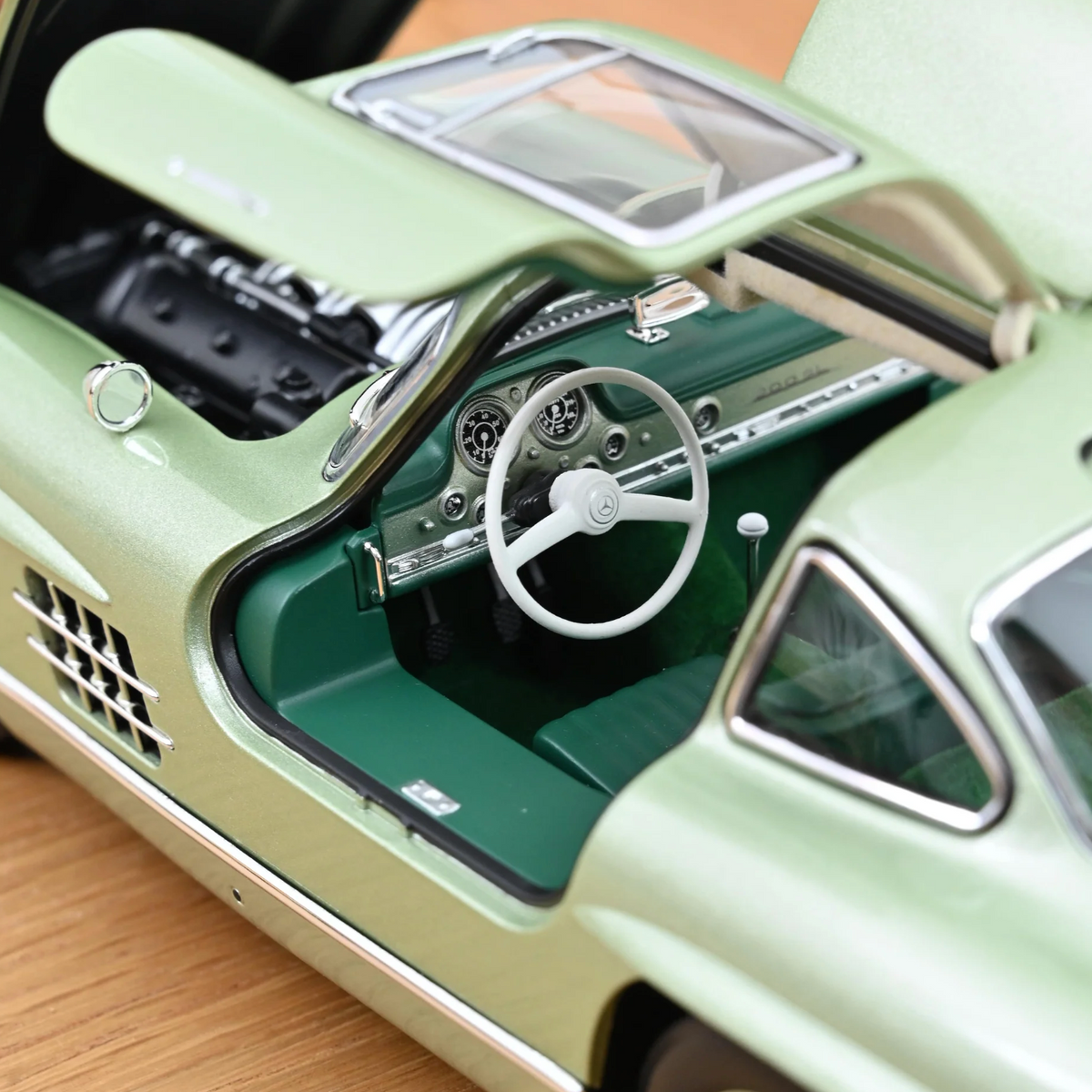 NOREV Mercedes-Benz 300 SL 1954 Green Light Metallic | 1:18 - Limited Edition - PRE ORDER