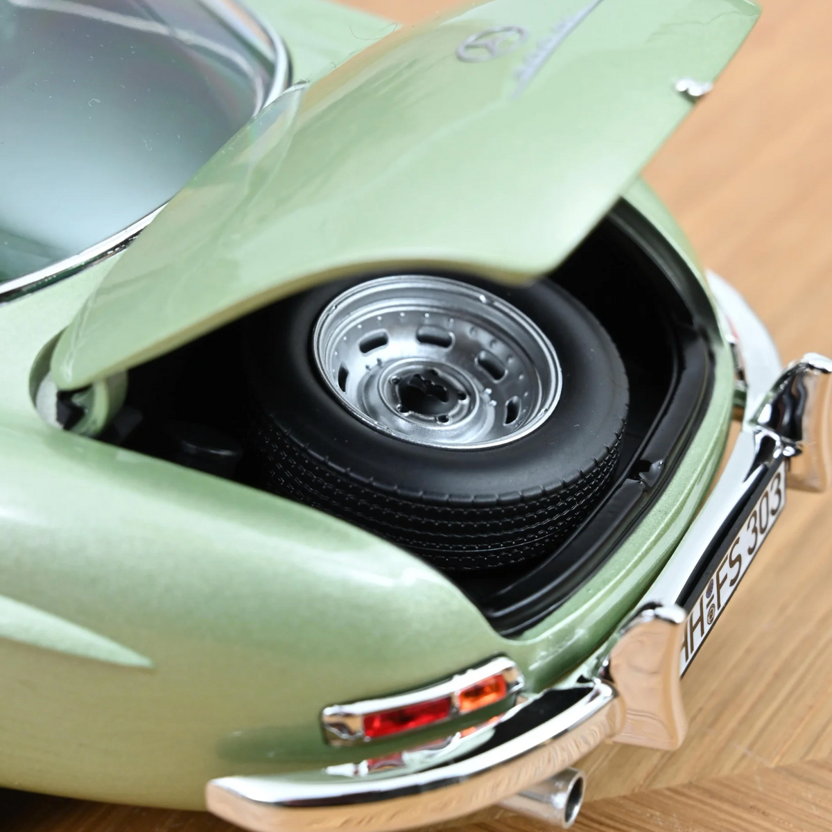 NOREV Mercedes-Benz 300 SL 1954 Green Light Metallic | 1:18 - Limited Edition - PRE ORDER