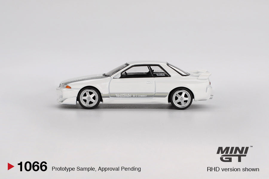 MINI GT Nissan Skyline GT-R (R32) VeilSide Combat C-I White | 1066